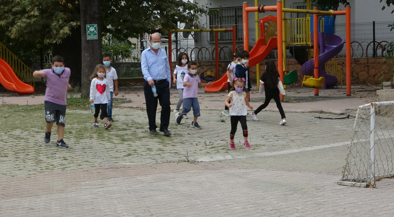 Sel bölgesi eğitime hazır! İlk ders zili çaldı